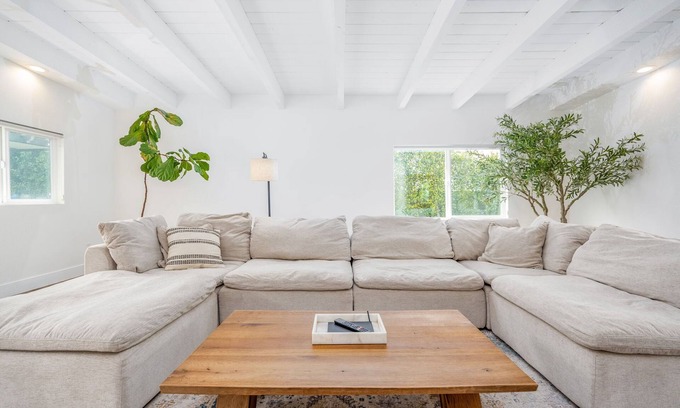 Serra Mesa House | Central SD Modern&Family-Friendly Home-BBQ Non-Toxic Home -Allergy Friendly