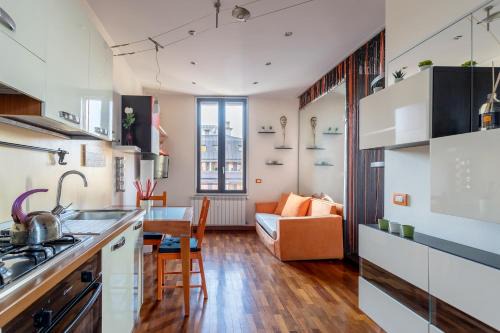 Gioia Apartment | [CENTRAL STATION-DUOMO] Design, WiFi and Netflix