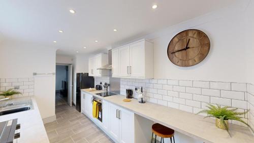 Sunderland House | Central Stunning 3-Bed House - Free Parking