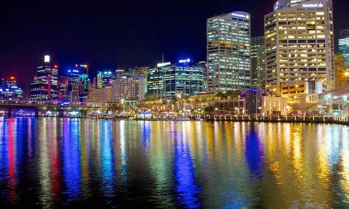Chippendale Apartment | Central Sydney 1BR unit with Pool Gym Parking!