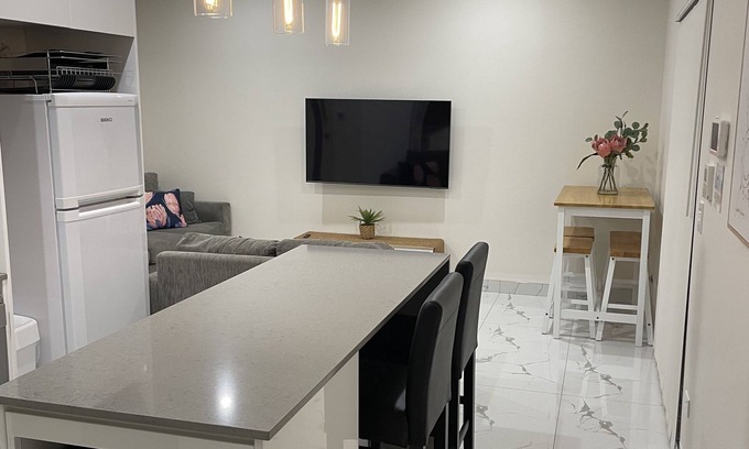 Villawood House | Central to all of Sydney’s famous attractions.