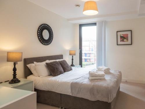 Chaucer Apartment | Central Tower Bridge Apartment
