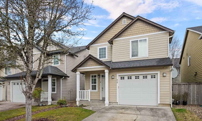 Vancouver House | Central Vancouver Location, Open Floor Plan, Next to Kids Park, Close to Shopping, Pet Friendly