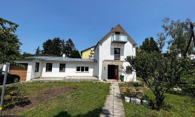 Favoriten Villa | Central-Vintage Villa with free Parking and 5min walk to Metro