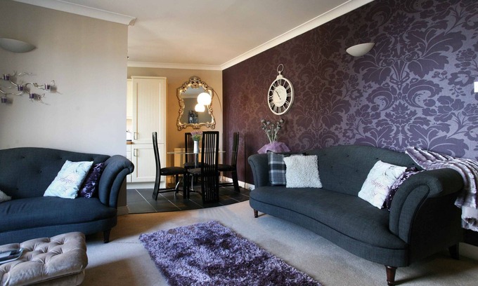 New Town Apartment | Central Yet Quiet Luxury 2 bedroom Flat, Newly Refurbished