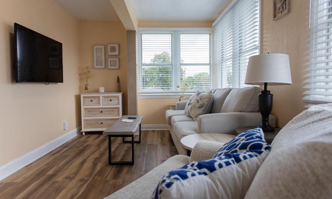 Jacksonville Beach Apartment | Centrally Located Two Bedroom Unit! Close to Everything!