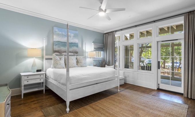 Beach District Condo | Centrally Located in the Beach District - South of 30A- Screened-in Porch!