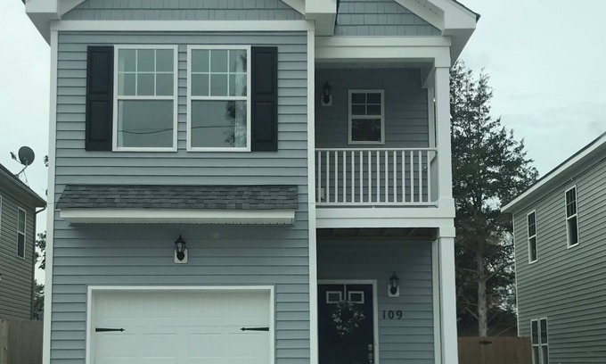 North Central House | Centrally Located by Town Center, Virginia Beach!