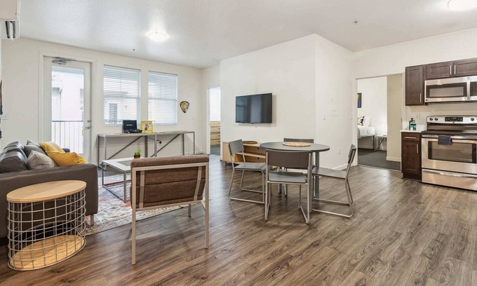 Chico Apartment | Centrally Located 2BR Unit Near CSUC + Pool