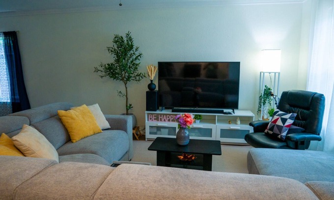 Northside House | Centrally located 3-bedroom house in San Jose with WiFi, AC