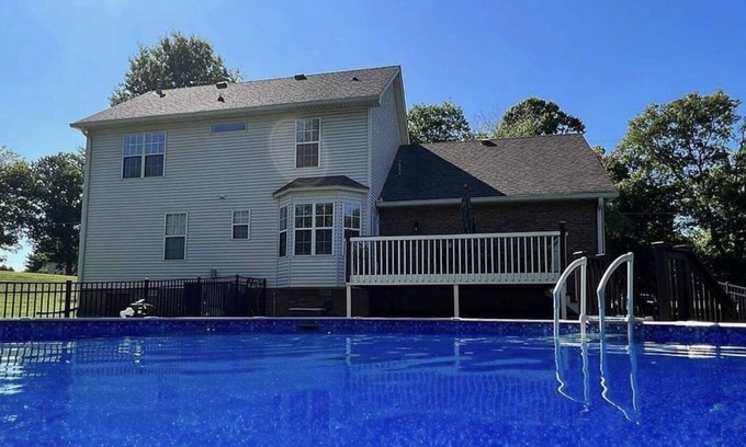 Gallatin House | Centrally located/30min from Nashville/Outdoor pool, game room and theater room.