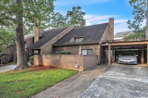 Lithonia Apartment | Centrally Located 4BR Stonecrest Condo condo