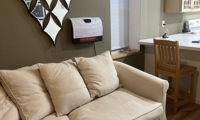 Albany Apartment | Centrally Located-5G Wifi-Washer & Dryer