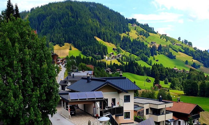 Oberau Apartment | Centrally located apartment, ski bus nearby