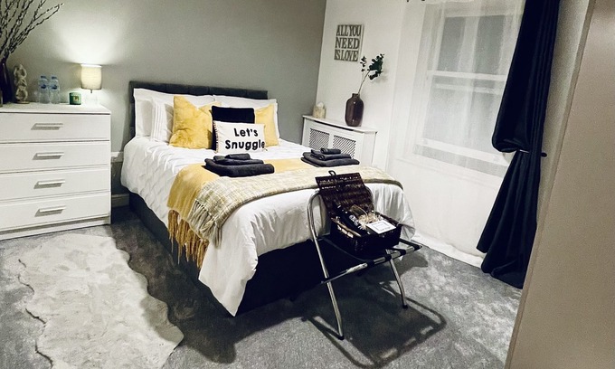 Canterbury Apartment | Centrally Located a Home from Home with a free parking