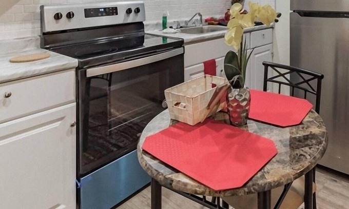 CUF House | Centrally Located Apartment Unit 2
