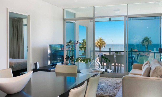 Victor Harbor Apartment | Centrally located apartment with stunning ocean views