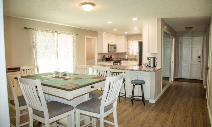 Loma Del Rey House | Centrally located beautiful remodeled house with 3 bedrooms, 2 bathrooms.