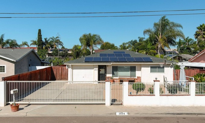 San Marcos House | Centrally located Designer Chic 2BD w/office for 2