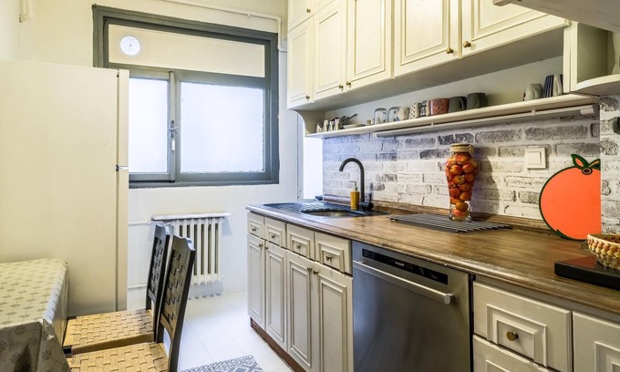 Macka Apartment | Centrally Located Flat in Besiktas
