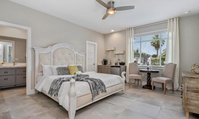 Orlando House | Centrally Located Guest Suite Retreat