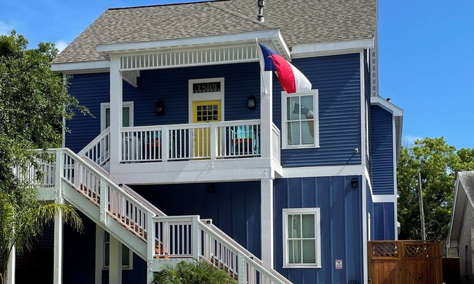 San Jacinto House | Centrally located historic home with so much to do you will never want to leave!