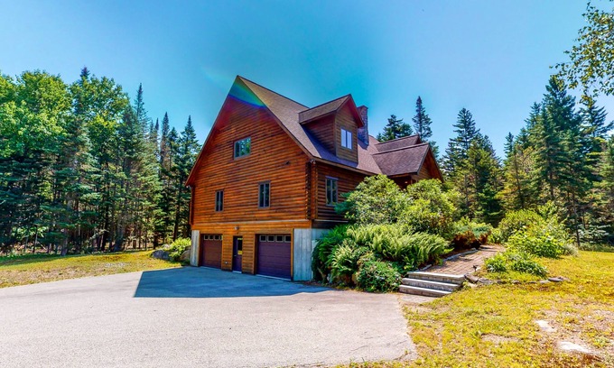 Twin Mountain House | Centrally located home with rec room, spacious deck, gas grill & loft - Dogs OK