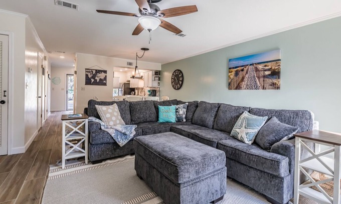 Beaufort House | Centrally located in Beaufort - Perfect for Marine Graduations