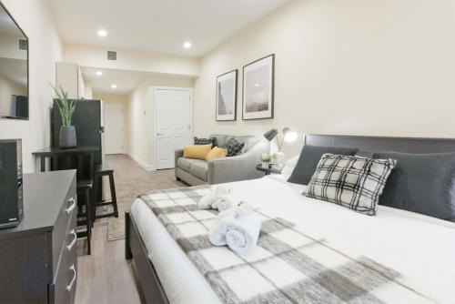 Downtown Boston Apartment | Centrally Located Loft Walk Anywhere Pets OK