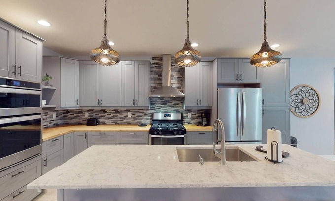 Clear Lake House | Centrally Located - Renovated and Roomy!