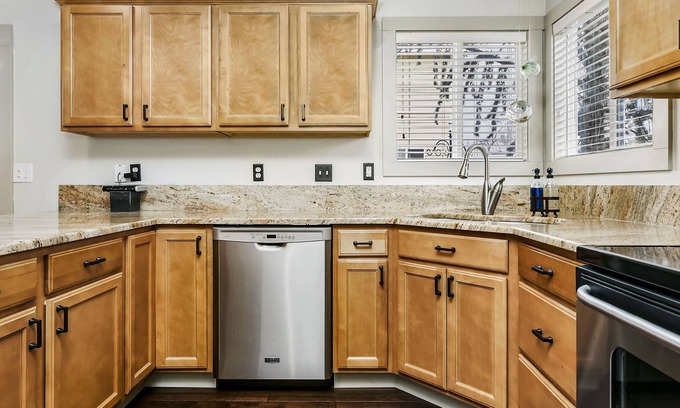 West Valley House | Centrally located & ready for family fun!