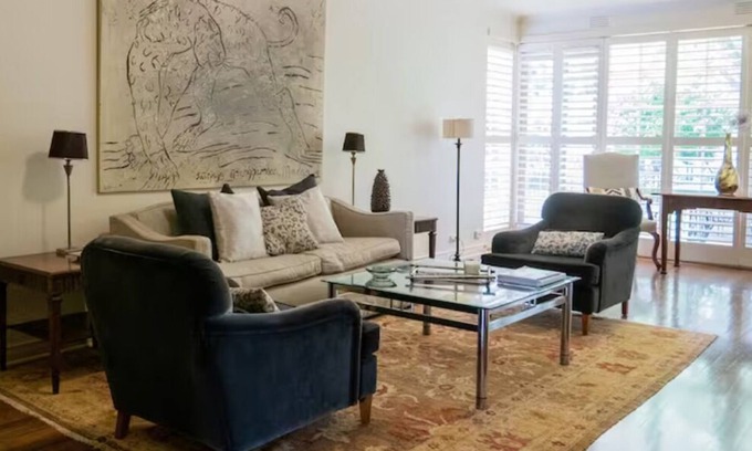 Toorak House | Centrally located Toorak Apartment