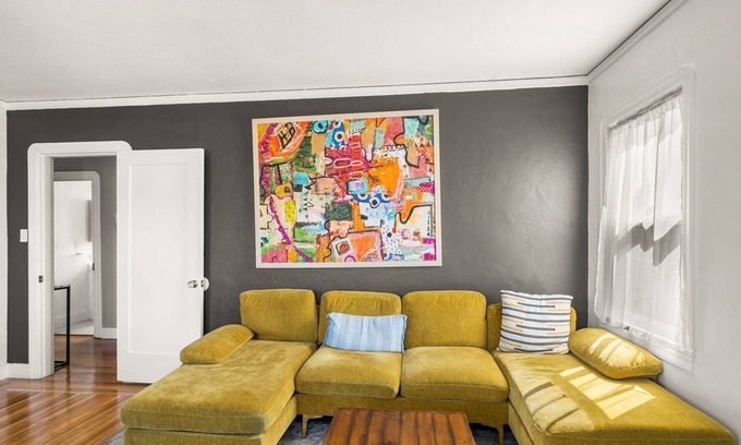 Dimond Apartment | Centrally located Well Designed Bright 2 Bedroom