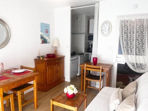 Ax-les-Thermes Apartment | Centre Ax - 4 people - ground floor - Parking