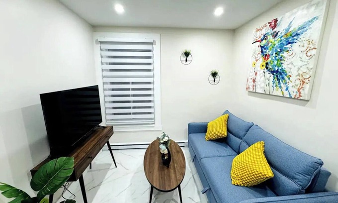 Sainte-Marie Apartment | Centre-Ville , Metro Frontenac