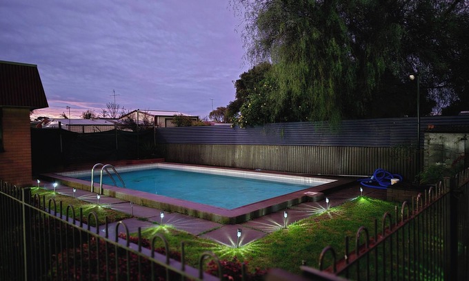 Finley Bed & Breakfast | Century Motor Inn Finley
