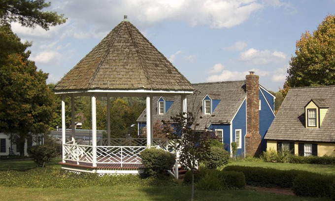 Bloomington Hotel | Century Suites Hotel