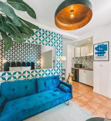 Seixal Apartment | CerezinoFlats- Blue Bay Studio
