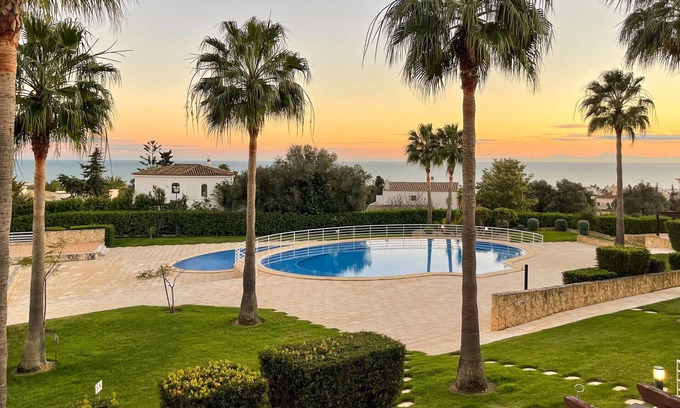 Albufeira Ski Chalet | Cerro de Aguia, Albufeira, Moradia T2 c/piscina