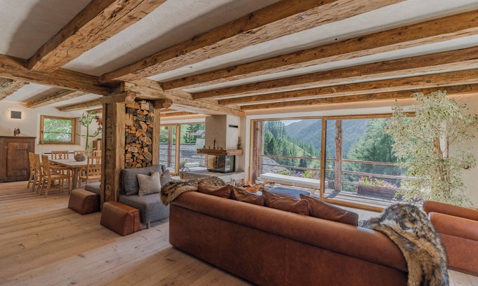 Livinallongo del Col di Lana Ski Chalet | Cesa del louf superior -dolomites exclusive chalet
