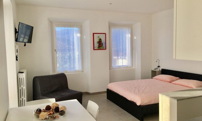 Pettenasco Apartment | Cesira house with large garden on Lake Orta
