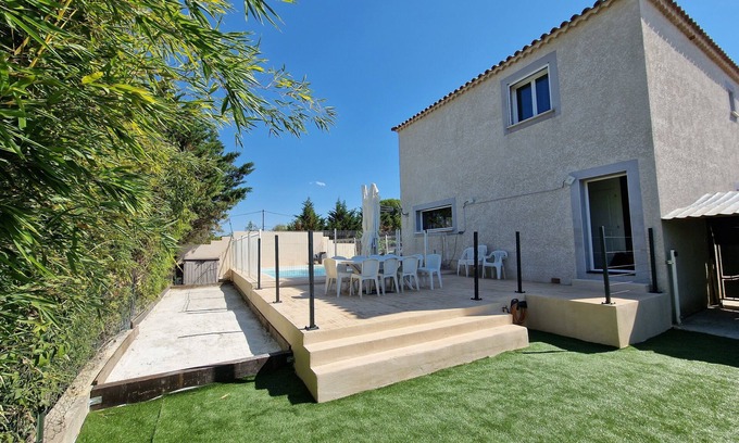 Saint-Privat-des-Vieux Villa | Cette Villa, Située à Saint-privat-des-vieux, est Idéale Pour 10 Personnes