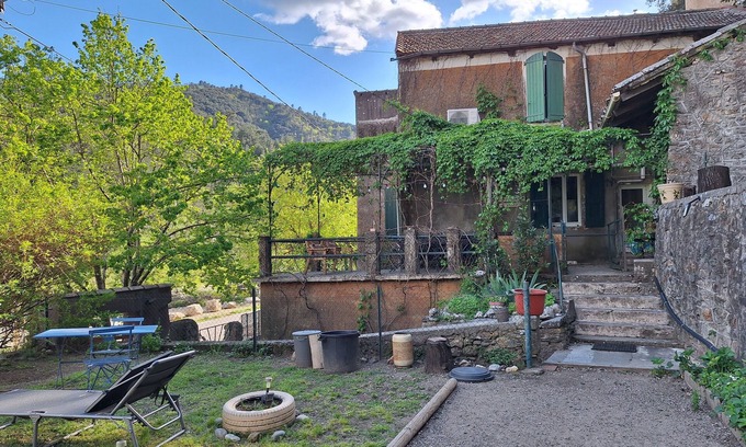 Saint-Jean-du-Gard House | Cévenole house on the banks of the Gardon