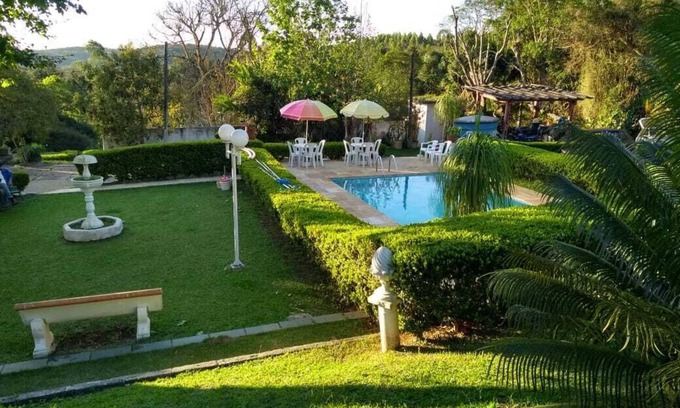 Cotia House | Chácara com Ambiente bem Familiar, em Meio á Natureza, Para Momentos Especiais!