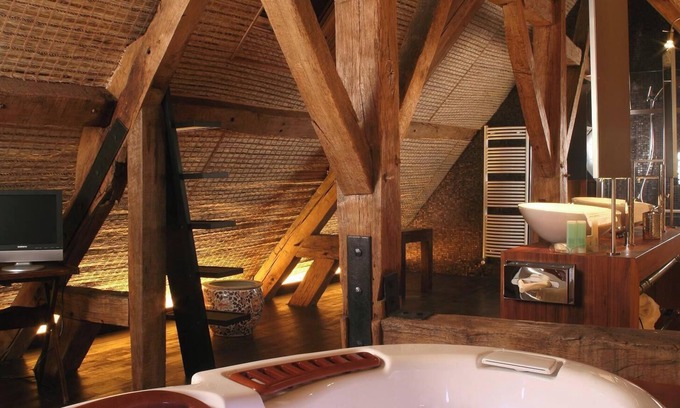 Fere-en-Tardenois Hotel | Château de Fère