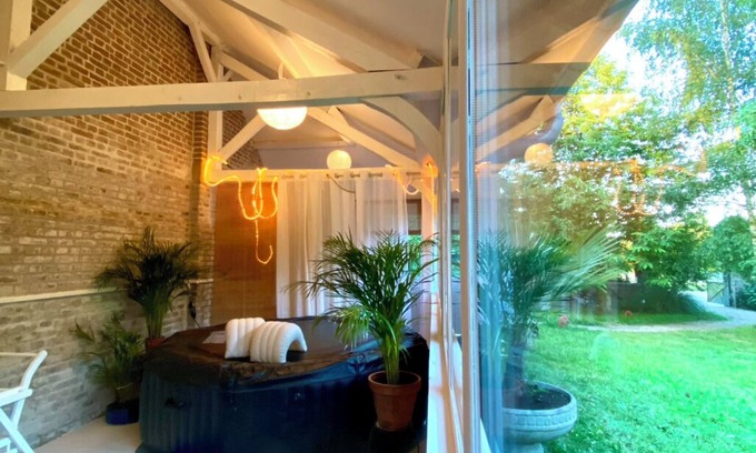 Quesnoy-le-Montant Apartment | Château Le Bas Bleu, Maison La Souveraine: 6 people