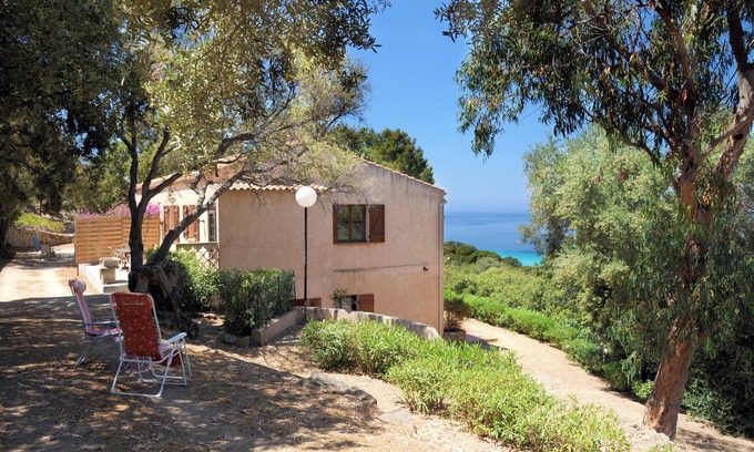 Santa-Reparata-di-Balagna Apartment | "Chênes verts" (max 5 pers.)vue mer-plage & mer à 1.5km sur prop. fermée-Pkg