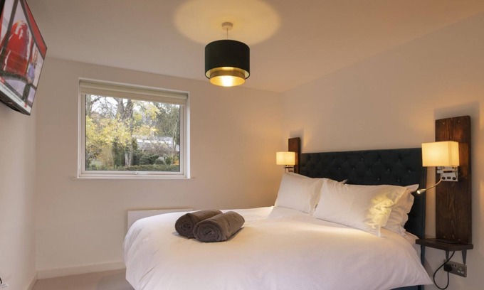 Bath Apartment | CH Apt 12 2bed in Bath