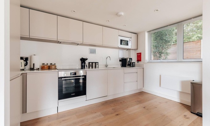 Bath Apartment | CH Apt 4 2bed in Bath