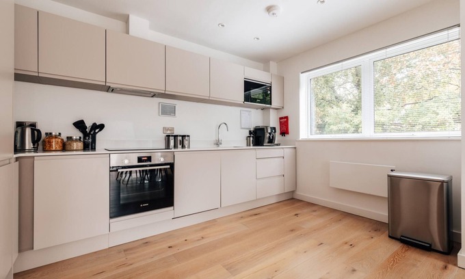Bath Apartment | CH Apt 9 2bed in Bath